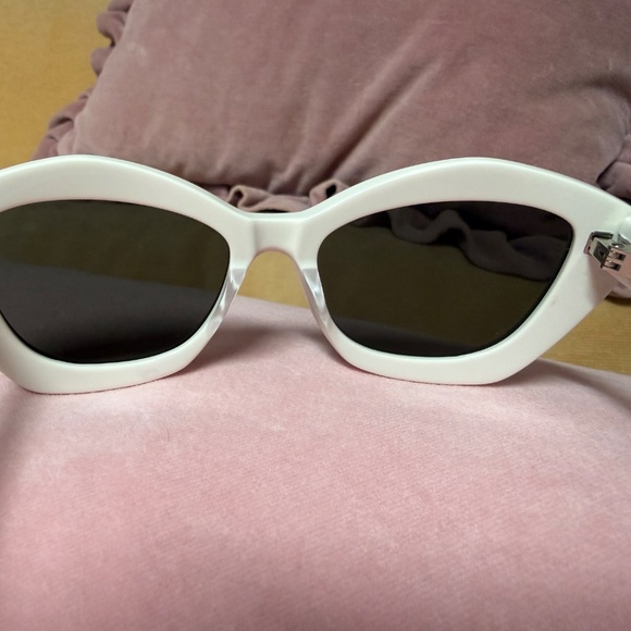 Saint Laurent SL68 004 Cat Eye Ivory Grey Sunglasses 54 mm Women\'s main image 4